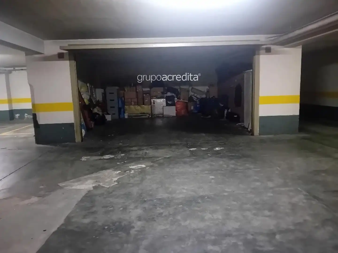 Aparcament de Pis en venda en Santiago de Compostela  amb Calefacció, Parquet i Traster