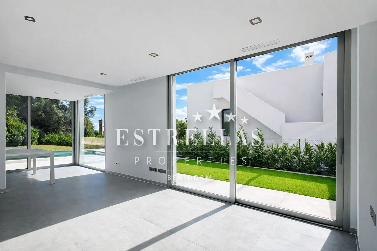 Chalet con piscina en venta en Golf Bahía, imagen 9