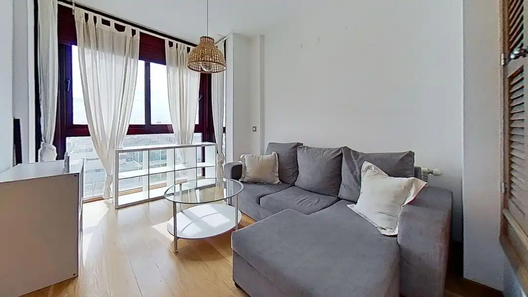 Sala de estar de Piso de alquiler en  Madrid Capital con Aire acondicionado, Calefacción y Trastero