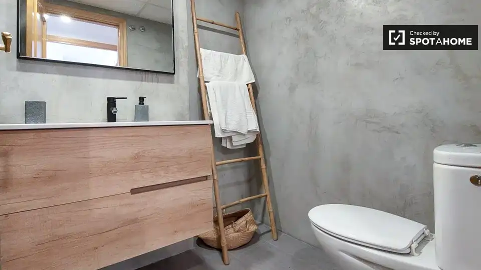 Habitació a Penya - Roja - Avda. Francia