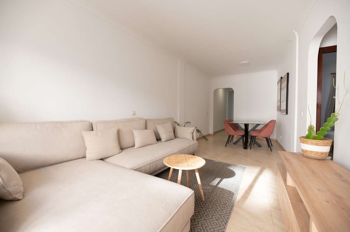 Living room of Flat for sale in Arrecife  with Terrace, Furnished and Oven