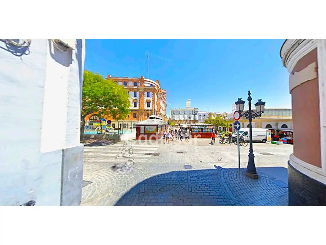 Vista exterior de Piso en venta en Cádiz con Balcón