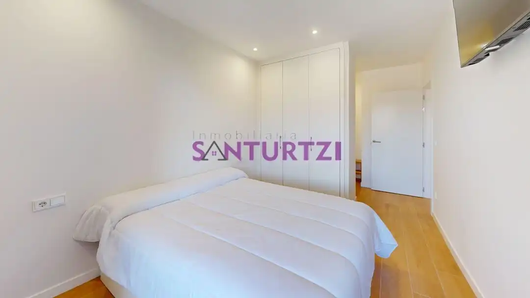 Schlafzimmer von Wohnung zum Verkauf in Santurtzi  mit Heizung, Terrasse und Möbliert