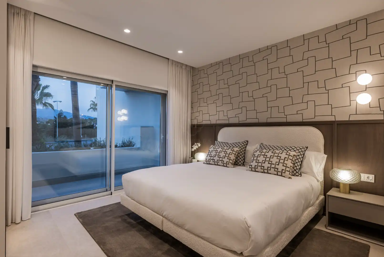 Habitación de Apartamento en venta en Estepona con Aire acondicionado, Terraza y Piscina