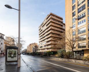 Vista exterior de Pis en venda en  Granada Capital amb Terrassa i Balcó