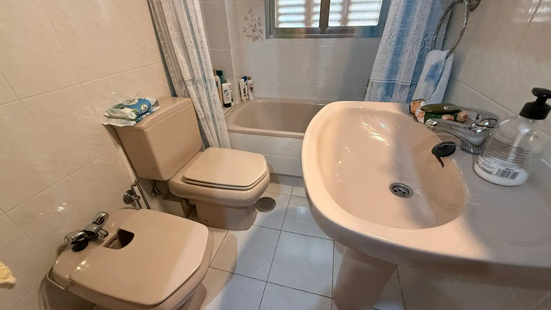 Baño de Piso en venta en Aldea del Fresno con Aire acondicionado, Terraza y Amueblado