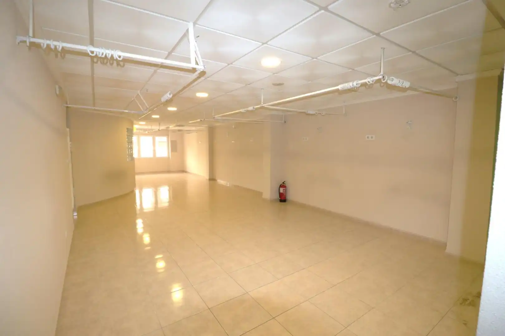 Office for rent in Elda  with Air Conditioner