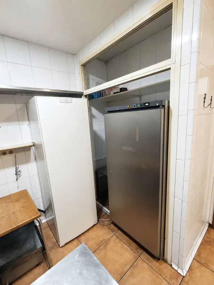 Cuina de Local en venda en La Carlota amb Aire condicionat, Calefacció i Terrassa