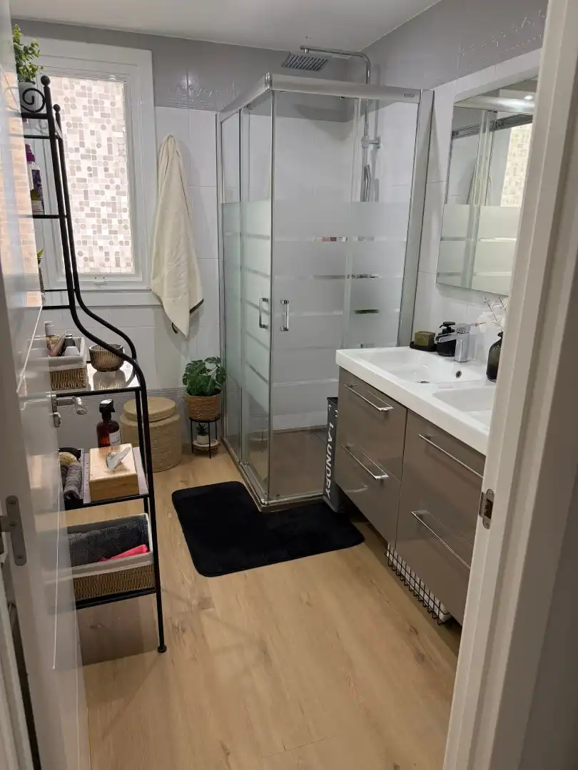 Badezimmer von Wohnung zum Verkauf in A Coruña Capital  mit Heizung, Abstellraum und Möbliert