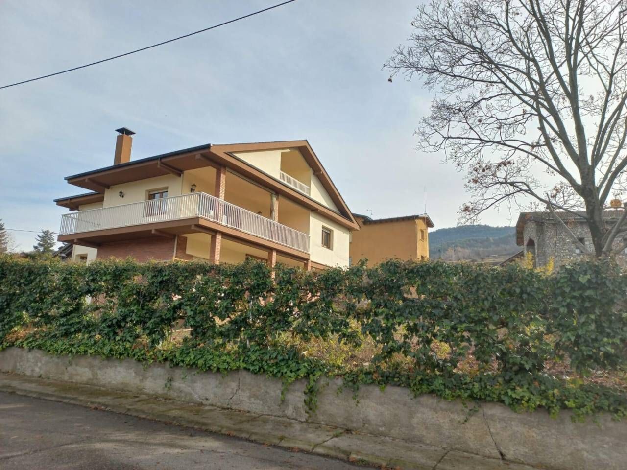 Exterior view of House or chalet for sale in Alàs I Cerc  with Private garden and Terrace