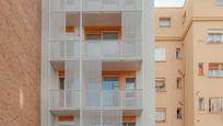 Vista exterior de Àtic en venda en  Barcelona Capital amb Aire condicionat, Terrassa i Piscina