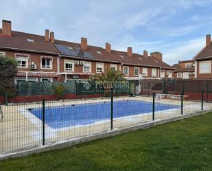 Swimming pool of Flat for sale in San Martín de la Vega  with Air Conditioner, Heating and Balcony