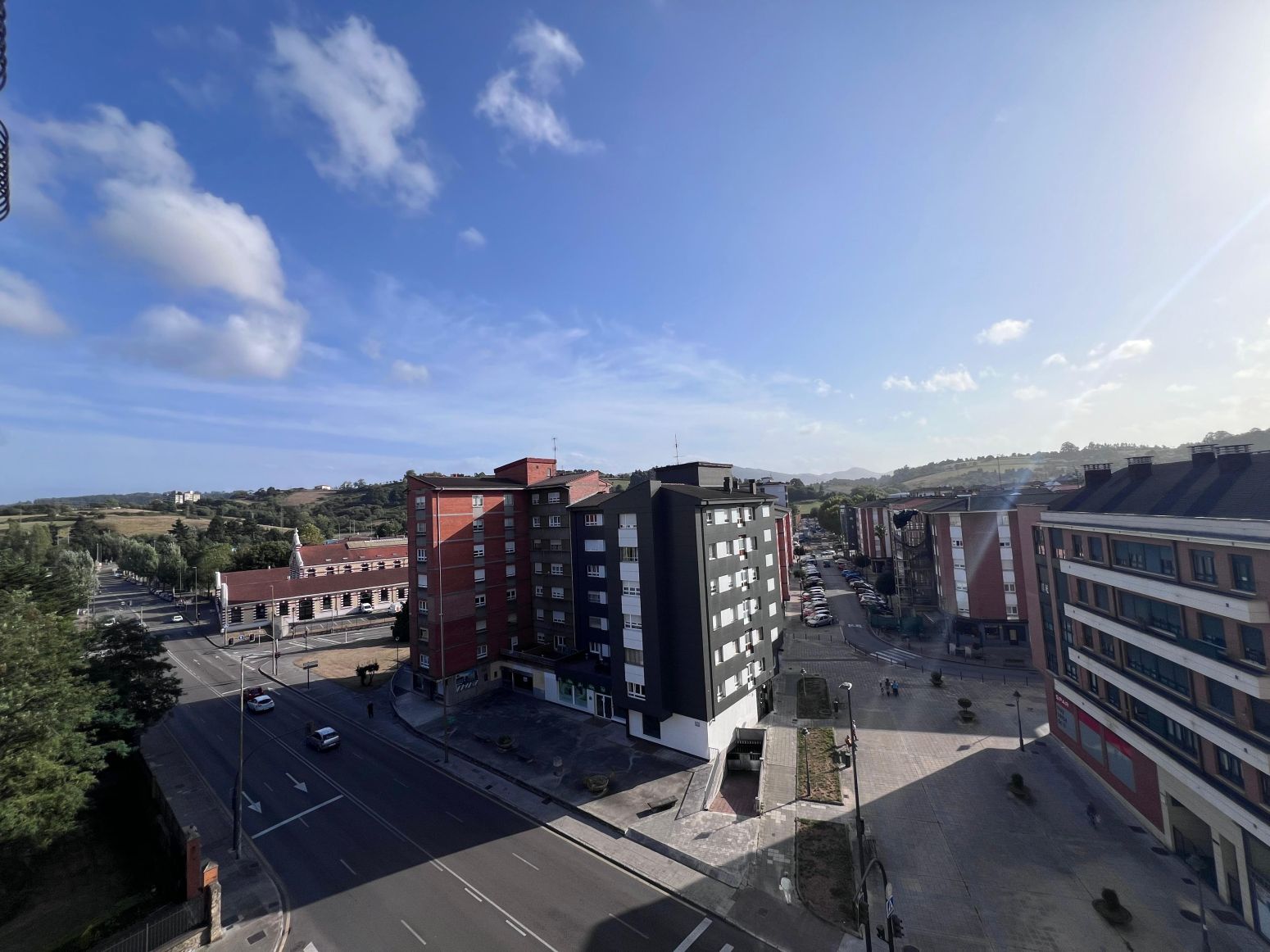 Vista exterior de Pis en venda en Avilés amb Calefacció, Parquet i Terrassa