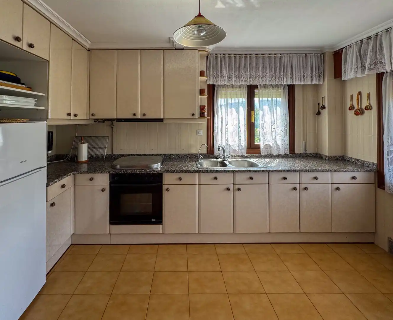 Cocina de Casa o chalet en venta en Alfoz de Lloredo con Jardín privado
