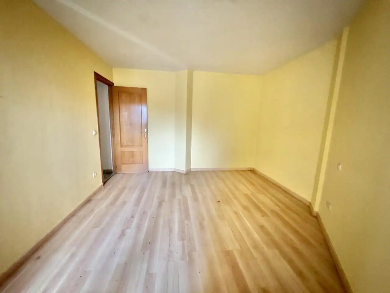 Dormitori de Edifici en venda en Candeleda