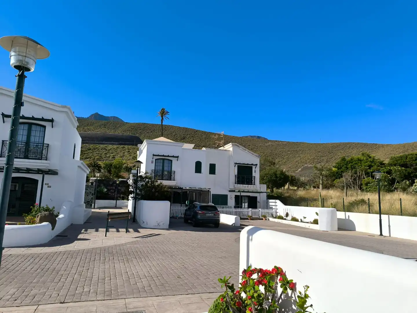 Vista exterior de Casa o xalet en venda en Agaete amb Jardí privat, Terrassa i Moblat