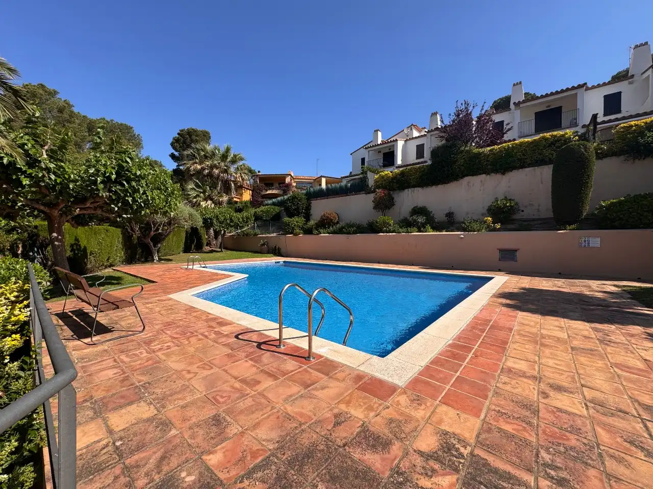 Schwimmbecken von Haus oder Chalet zum Verkauf in Palafrugell mit Klimaanlage, Privatgarten und Terrasse