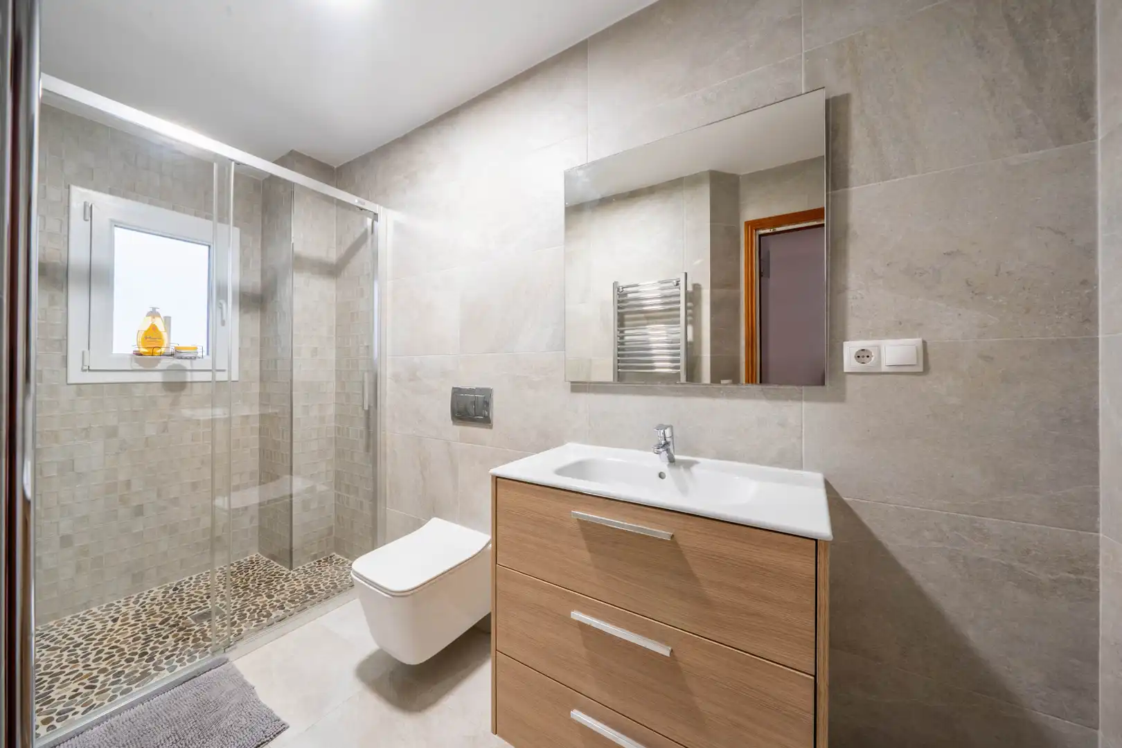 Bathroom of Flat for rent in  Palma de Mallorca  with Air Conditioner, Heating and Terrace