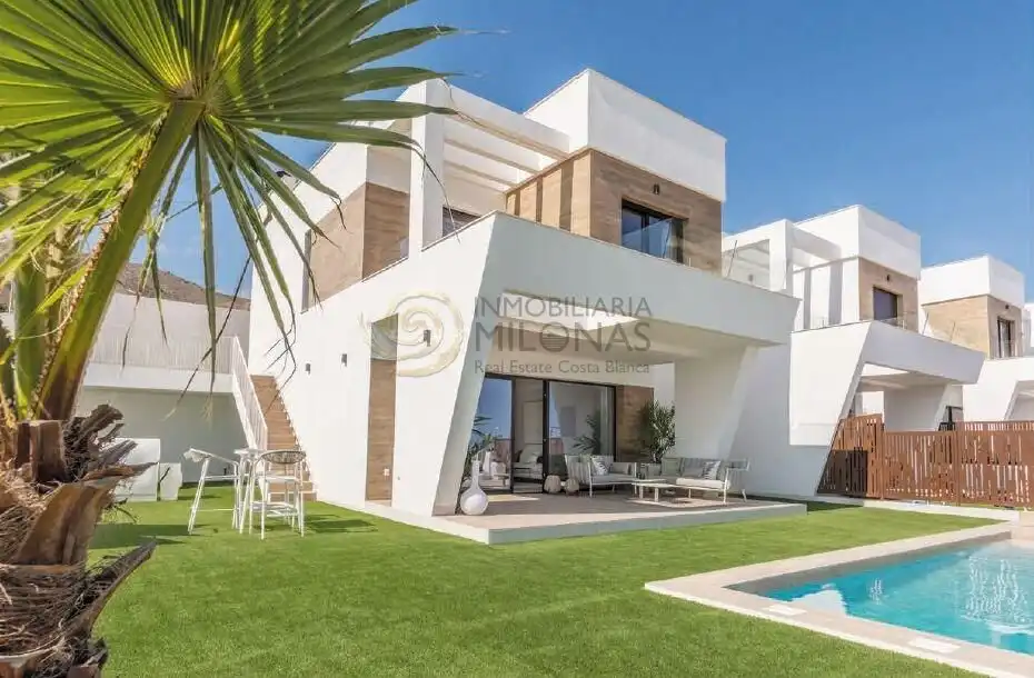 Detached house with pool for sale in Balcón de Finestrat - Terra Marina