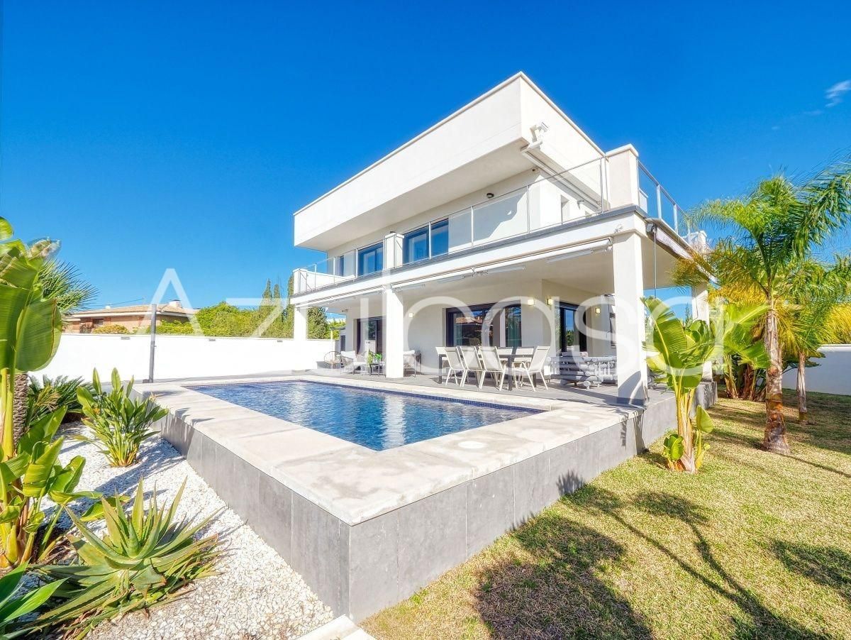 Exterior view of House or chalet for sale in Sant Joan d'Alacant  with Air Conditioner, Terrace and Swimming Pool