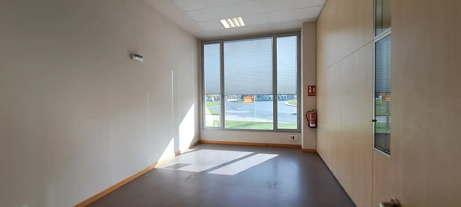Oficina de alquiler en Valle de Elorz / Elortzibar con Calefacción
