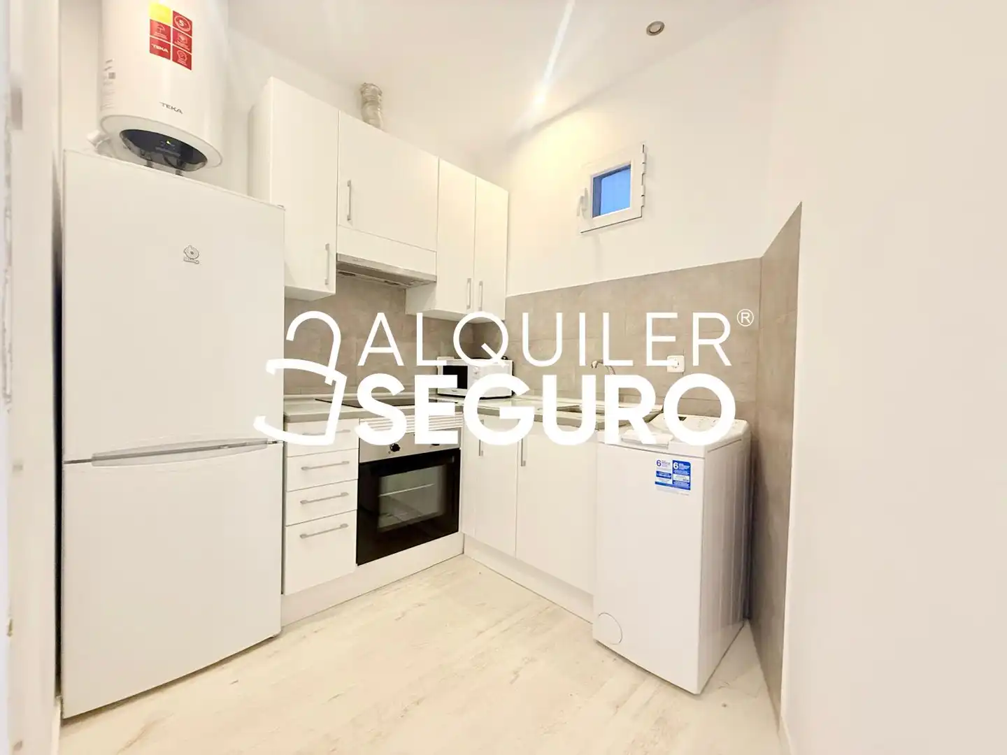 Kitchen of Flat for rent in Madrid  with Air Conditioner and Heating