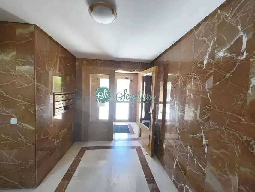 Piso de alquiler en Segovia con Calefacción y Parquet