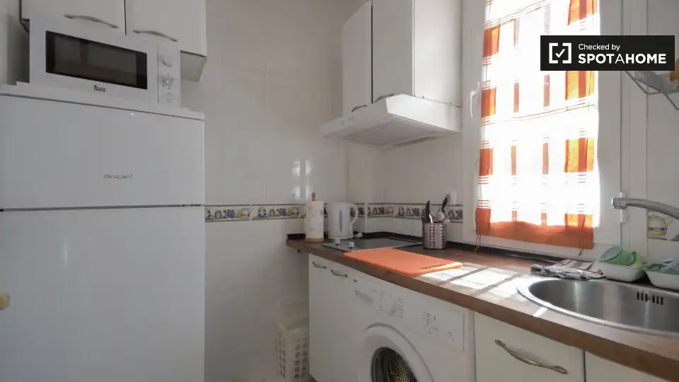 Kitchen of Flat for rent in Madrid  with Air Conditioner, Heating and Furnished