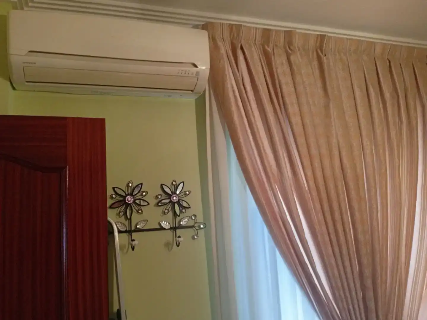 Dormitori de Casa adosada en venda en Motril amb Aire condicionat, Jardí privat i Moblat