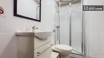 Bathroom of Flat to rent in  Barcelona Capital  with Air Conditioner, Heating and Furnished