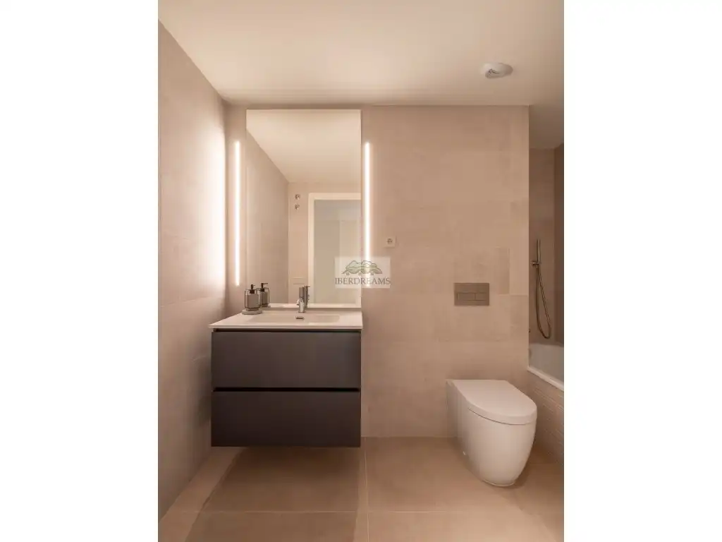 Apartamento con ascensor en venta en Passeig MARITIM 94, imagen 20