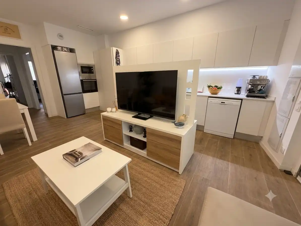 Sala de estar de Apartamento de alquiler en Badalona con Calefacción, Amueblado y Horno