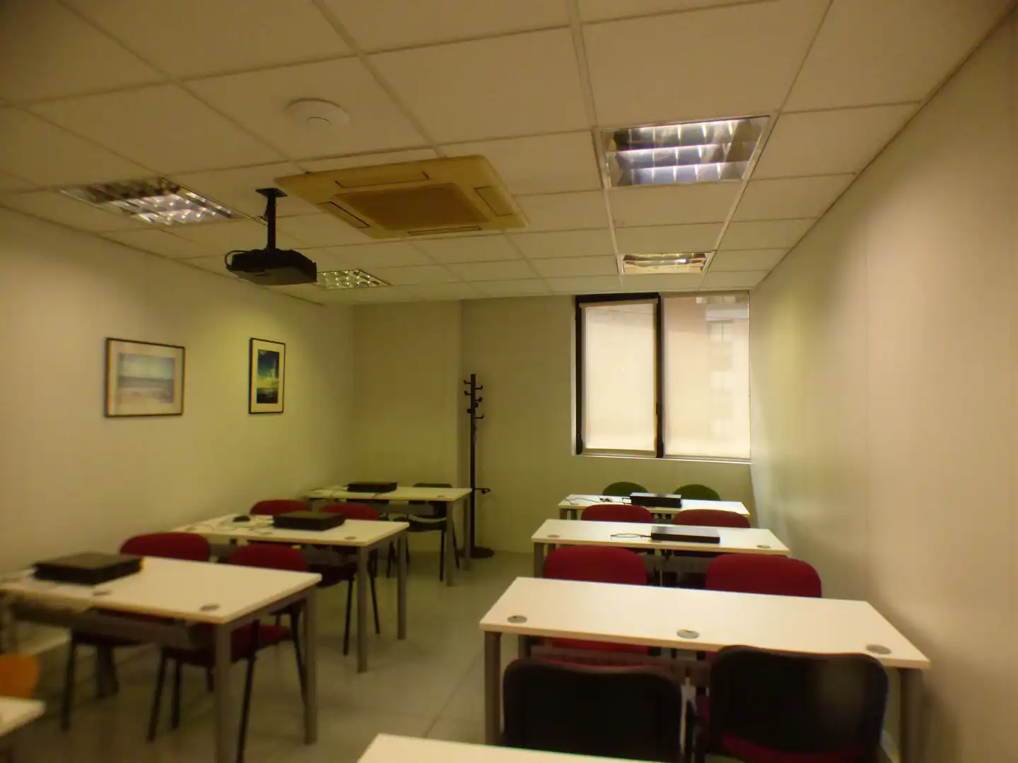 Oficina de alquiler en Girona Capital con Aire acondicionado y Amueblado