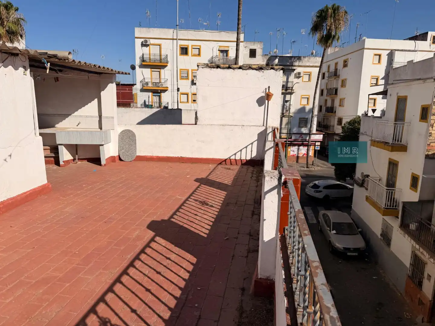 Vista exterior de Casa o xalet en venda en Sevilla amb Terrassa