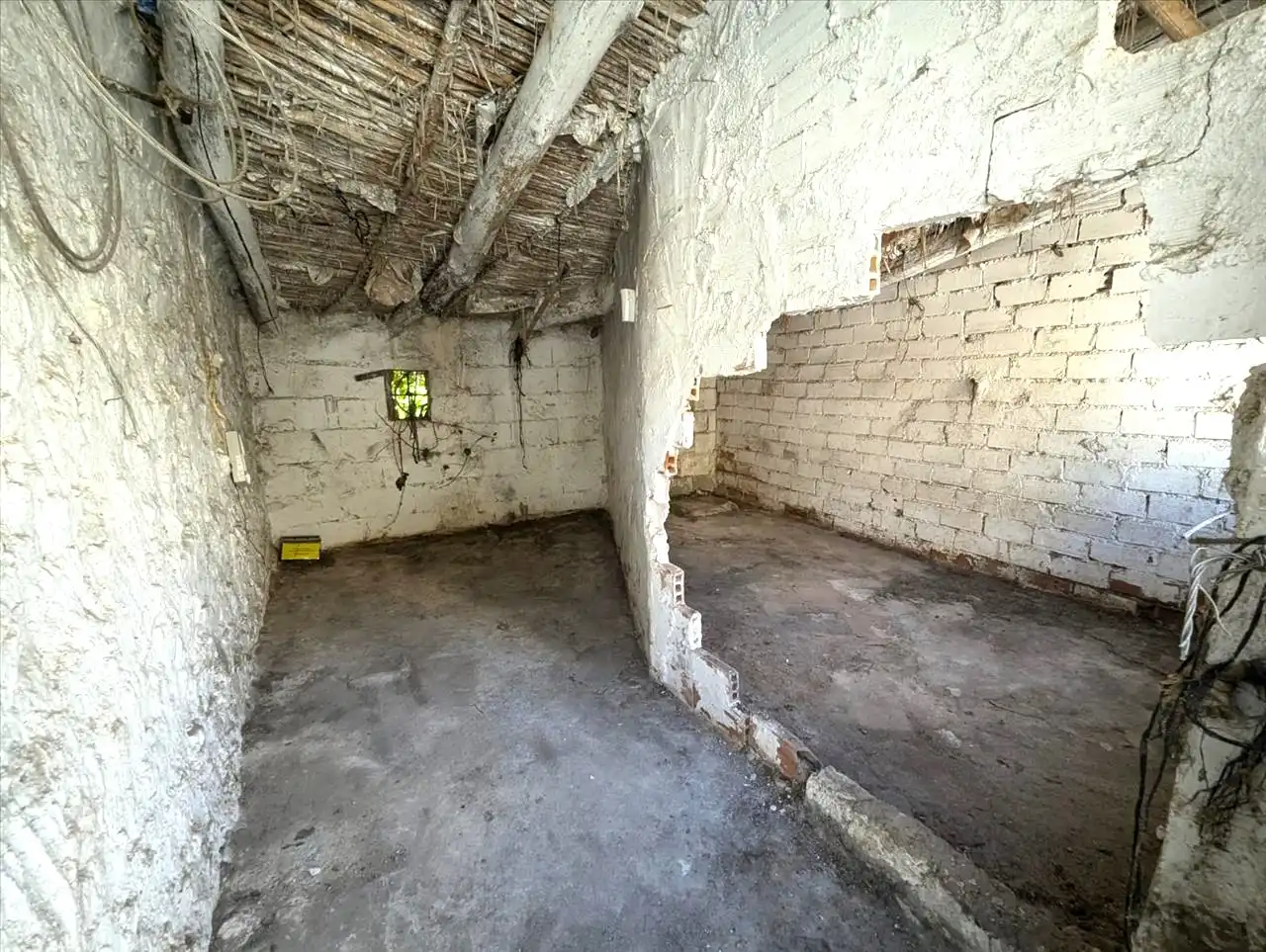 Storage room for sale in Jardines, Alcóntar