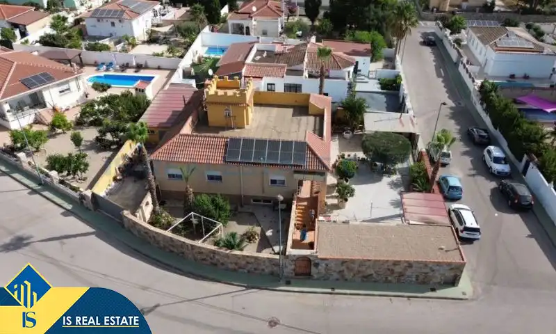 Vista exterior de Casa o xalet en venda en El Pinar de Campoverde
