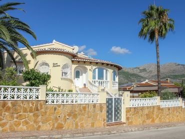 Detached house with pool for sale in Orba