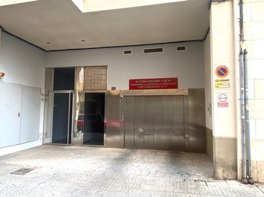 Individual with lift for sale in Carrer d'Antich