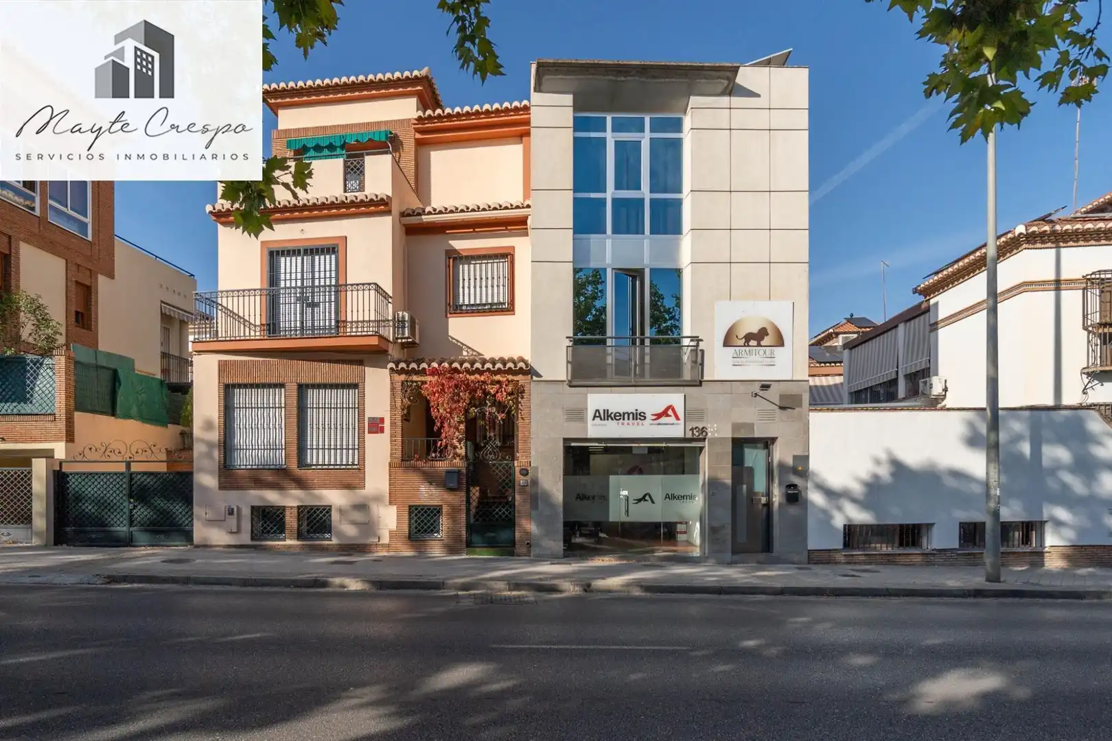 Außenansicht von Gebäude zum Verkauf in Granada