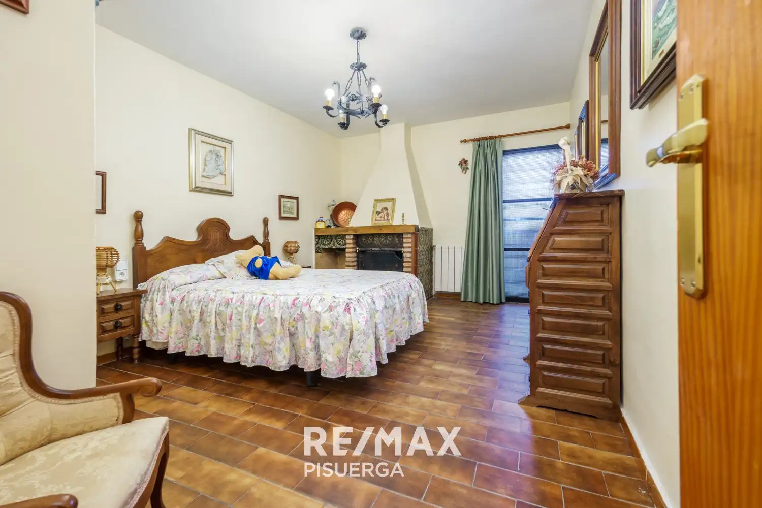 Dormitori de Casa o xalet en venda en Tudela de Duero amb Calefacció, Jardí privat i Terrassa