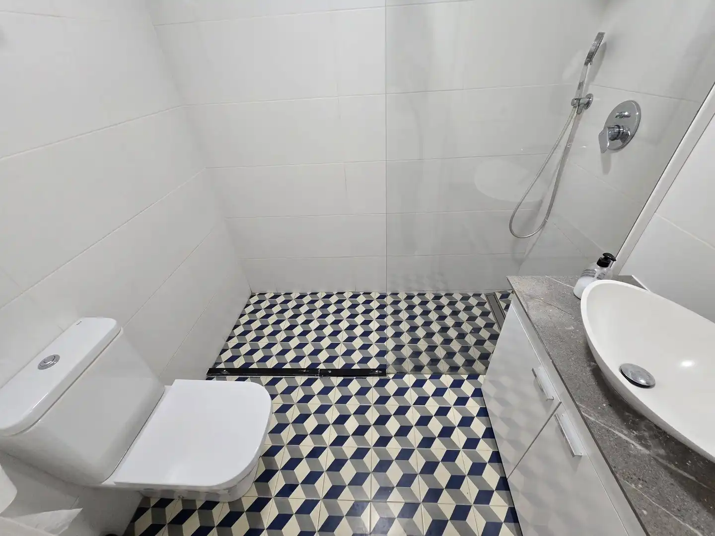 Badezimmer von Erdgeschoss zur Miete in Centro