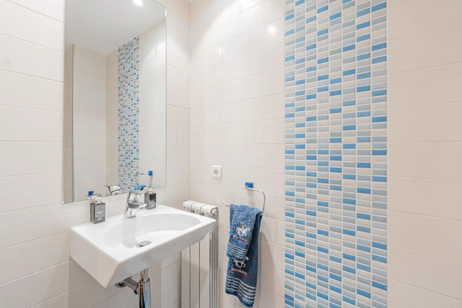 Badezimmer von Erdgeschoss zum Verkauf in  Palma de Mallorca mit Klimaanlage, Heizung und Privatgarten