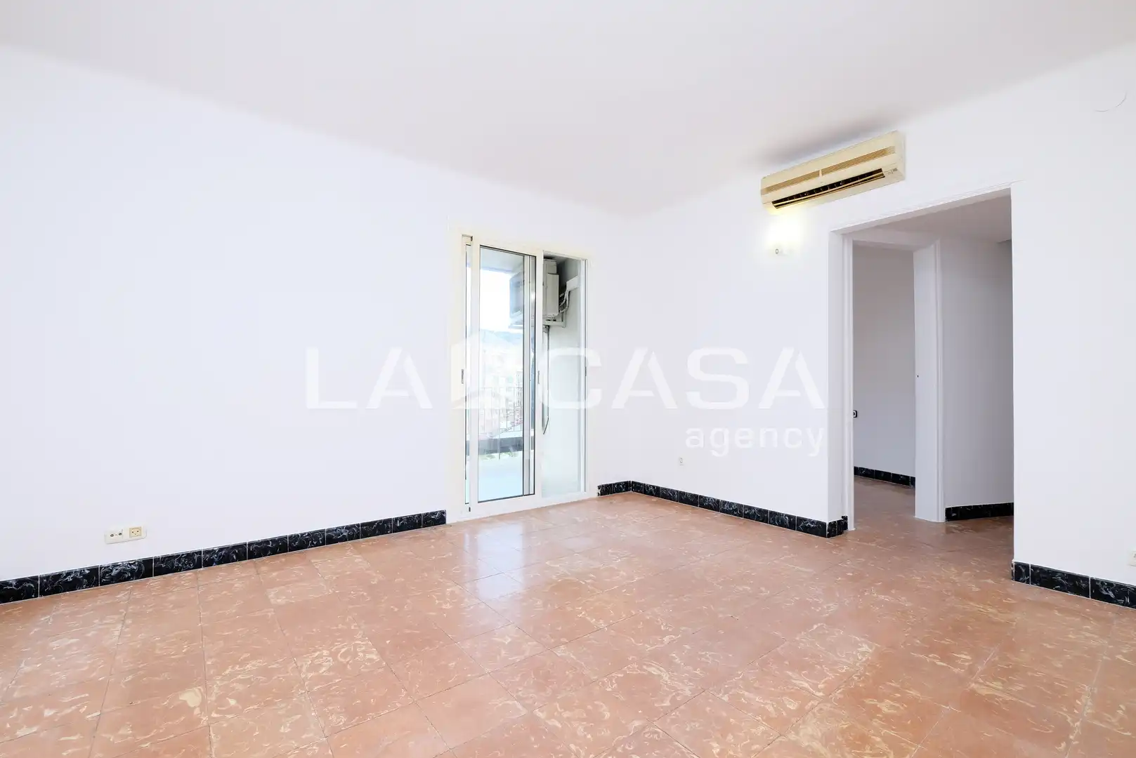 Piso en venta en Barcelona con Balcón