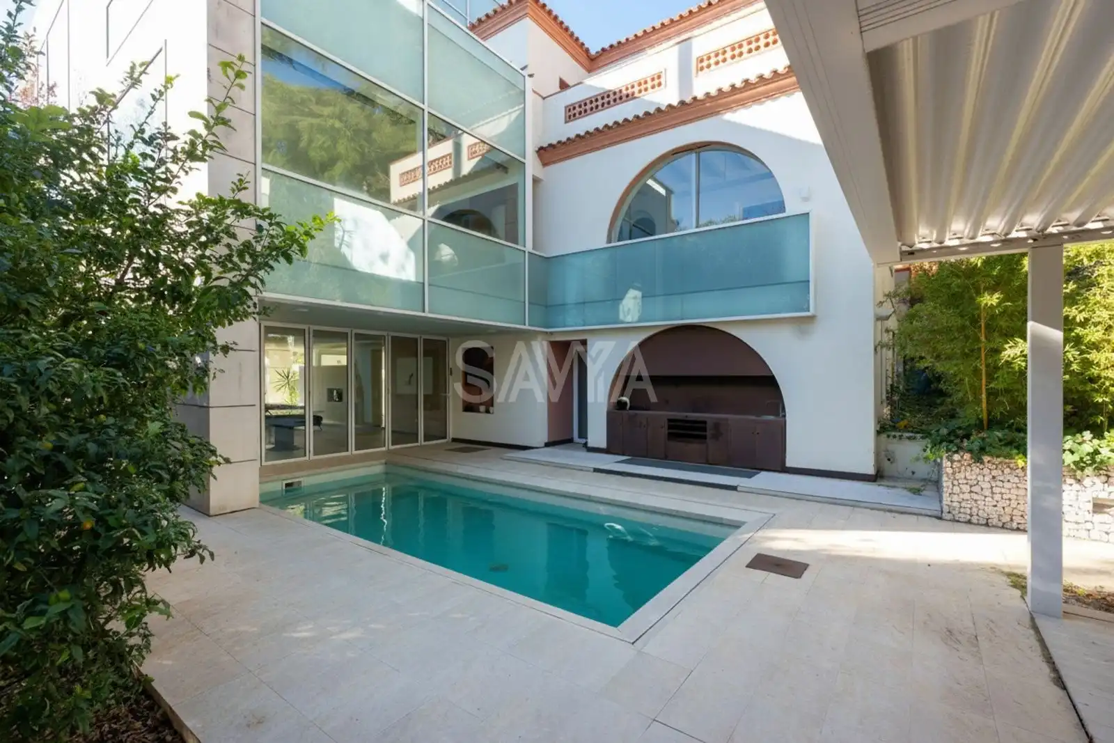 Swimming pool of Houses for sale in Barcelona  with Air Conditioner, Heating and Terrace