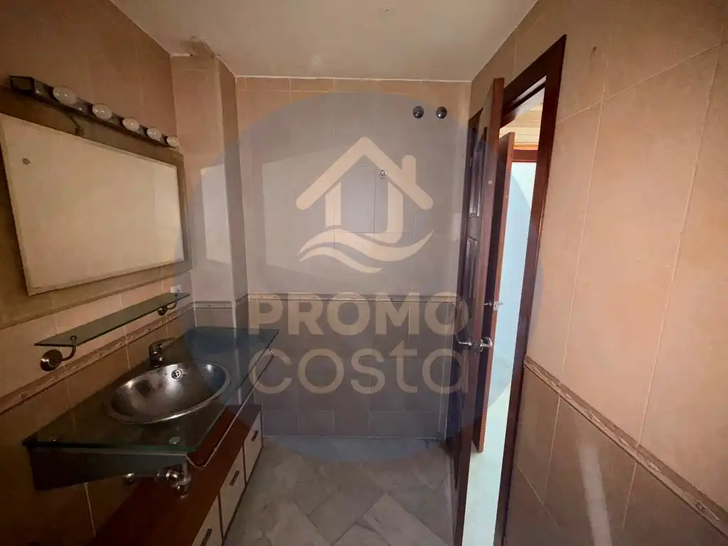 Bathroom of Flat for sale in Beas