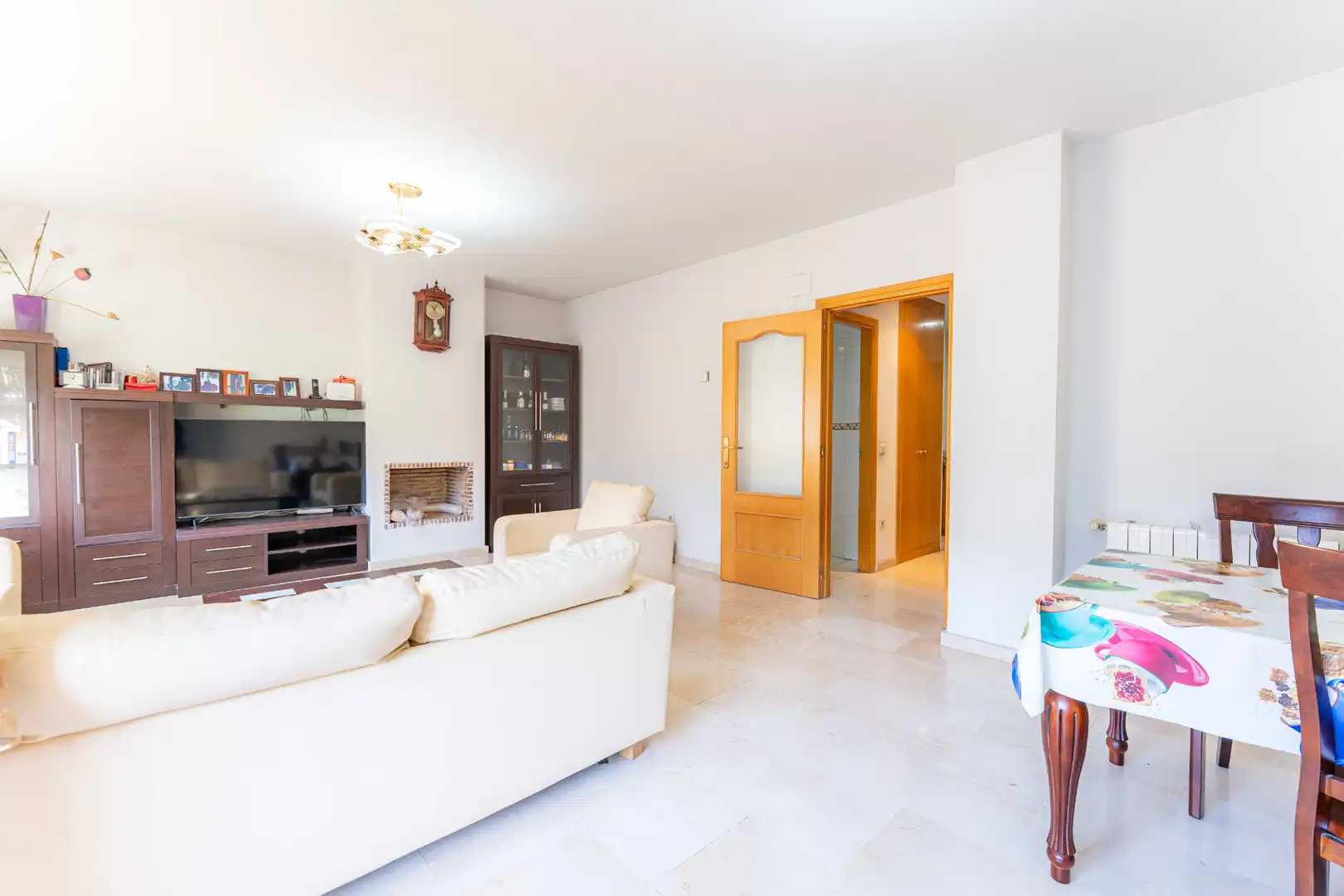 Living room of Houses for sale in Arroyomolinos (Madrid)  with Air Conditioner, Heating and Private garden