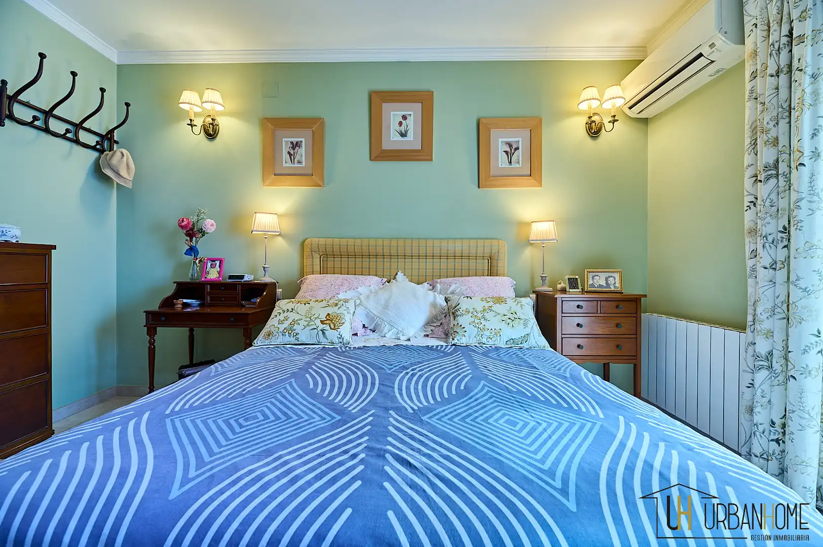 Habitación de Casa adosada en venta en Rocafort con Aire acondicionado, Calefacción y Balcón