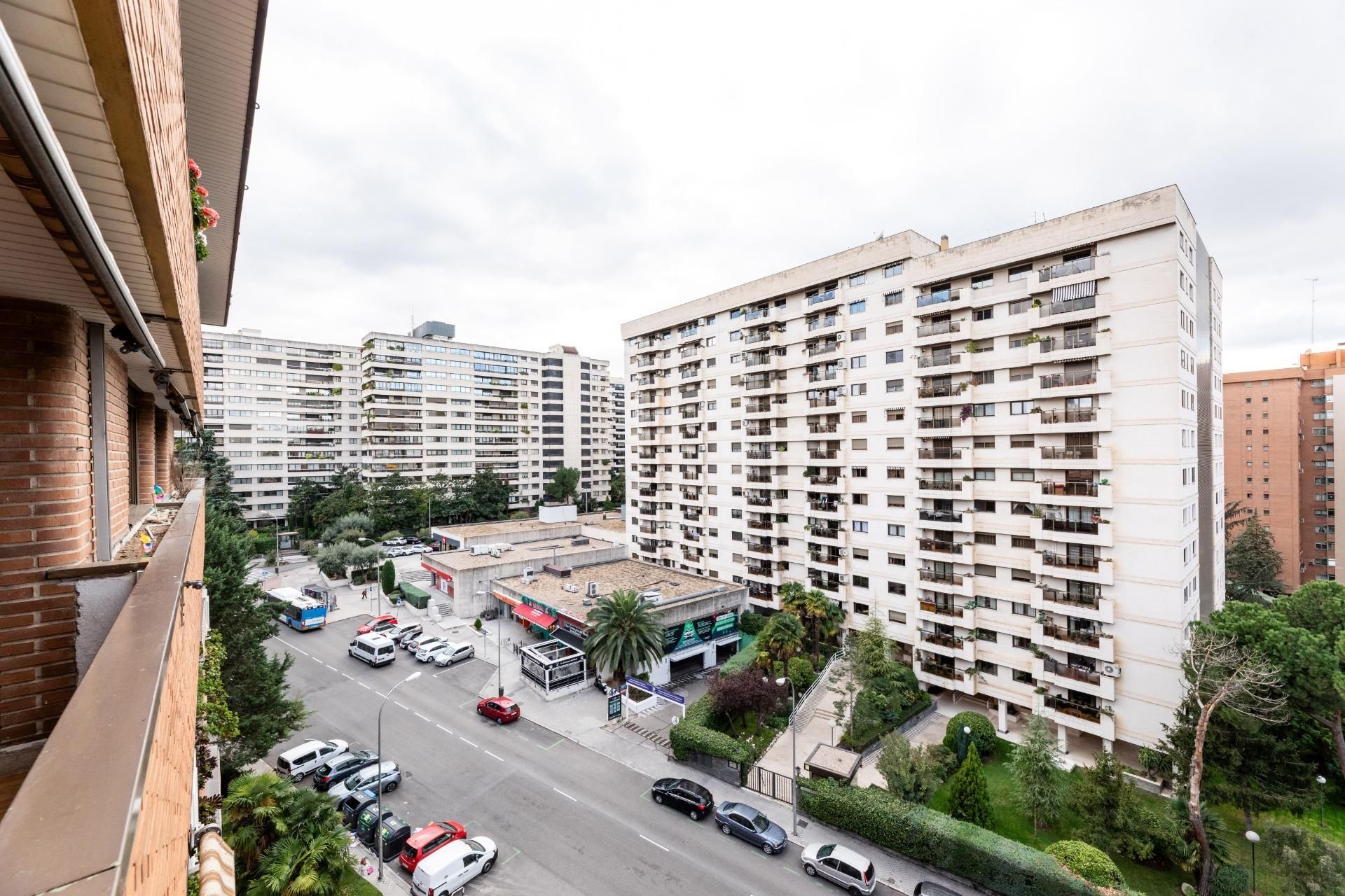 Exterior view of Flat for sale in  Madrid Capital  with Air Conditioner, Heating and Private garden