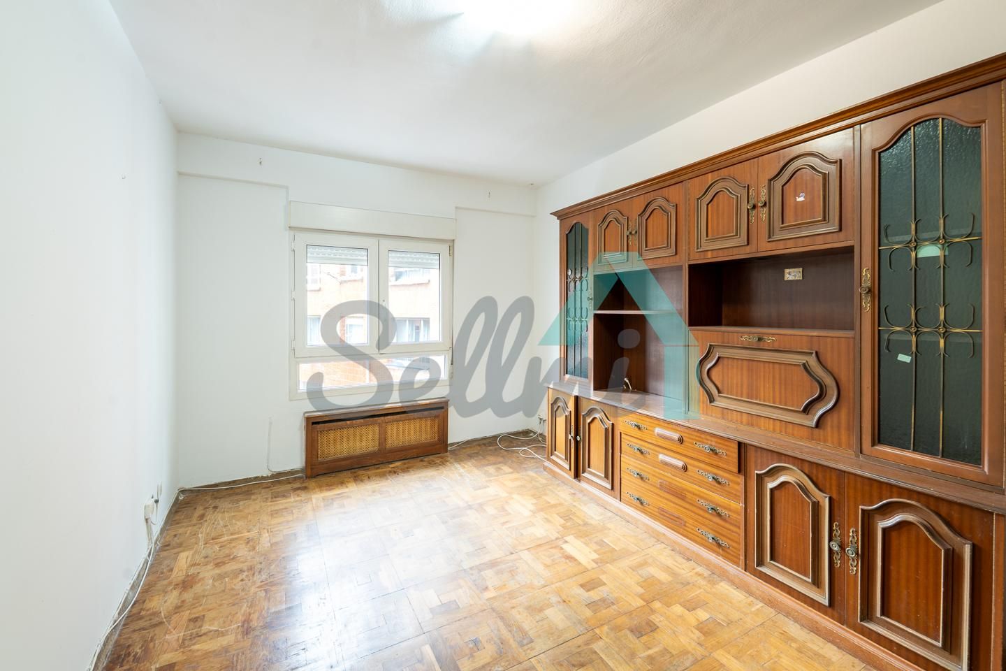 Dormitori de Pis en venda en Oviedo  amb Calefacció i Parquet