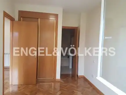 Habitación de Piso de alquiler en Boadilla del Monte con Calefacción, Parquet y Terraza